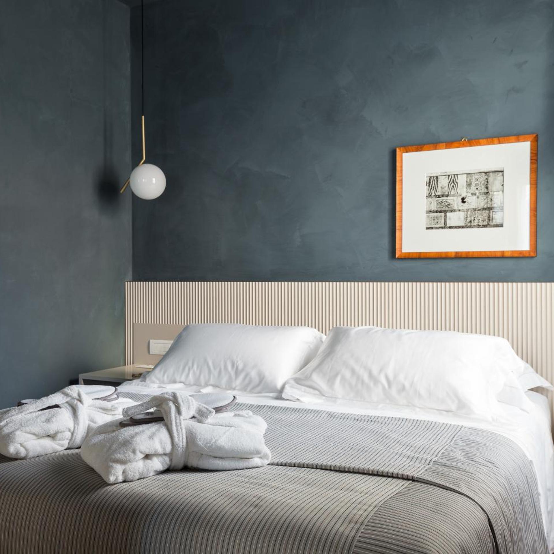 Spa, Suite, King Bed, Canal View