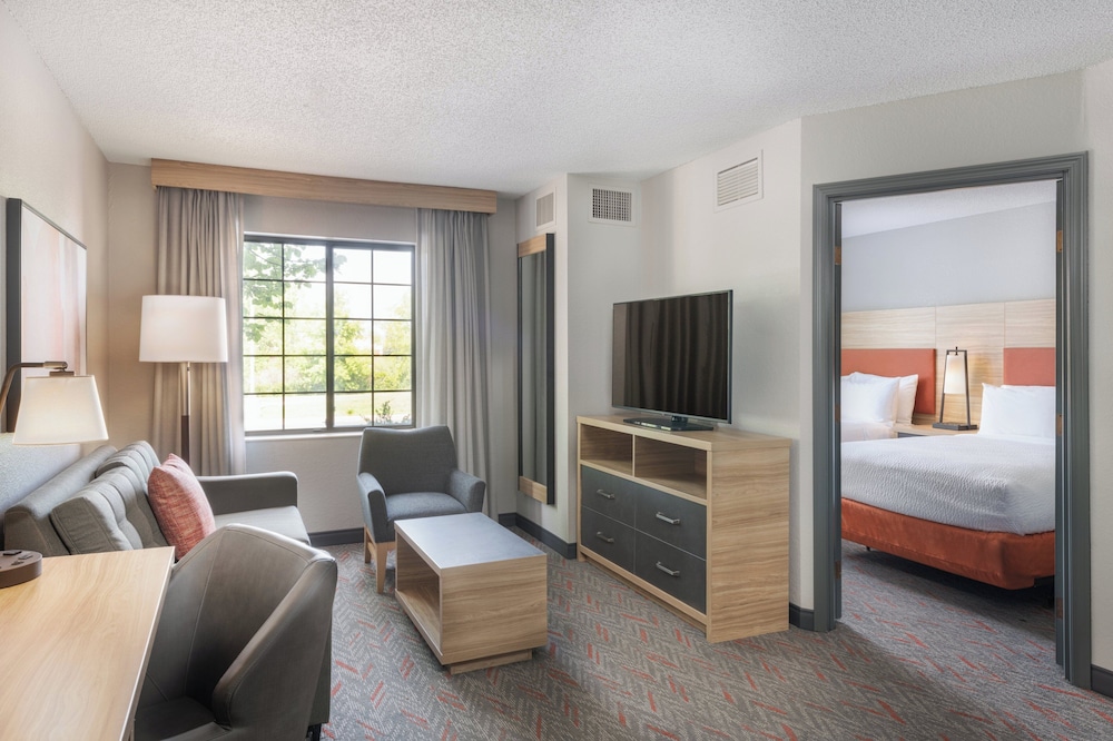 Candlewood Suites Eagan Arpt South - Mall Area, an IHG Hotel 28/68