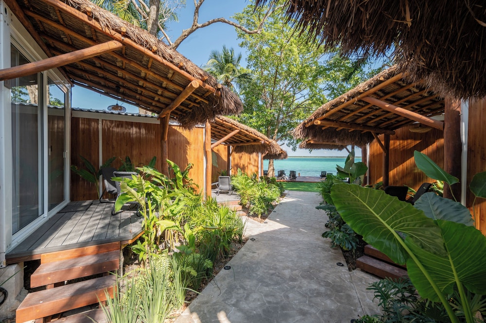 Casa Aakal Lagoon Front 37/44