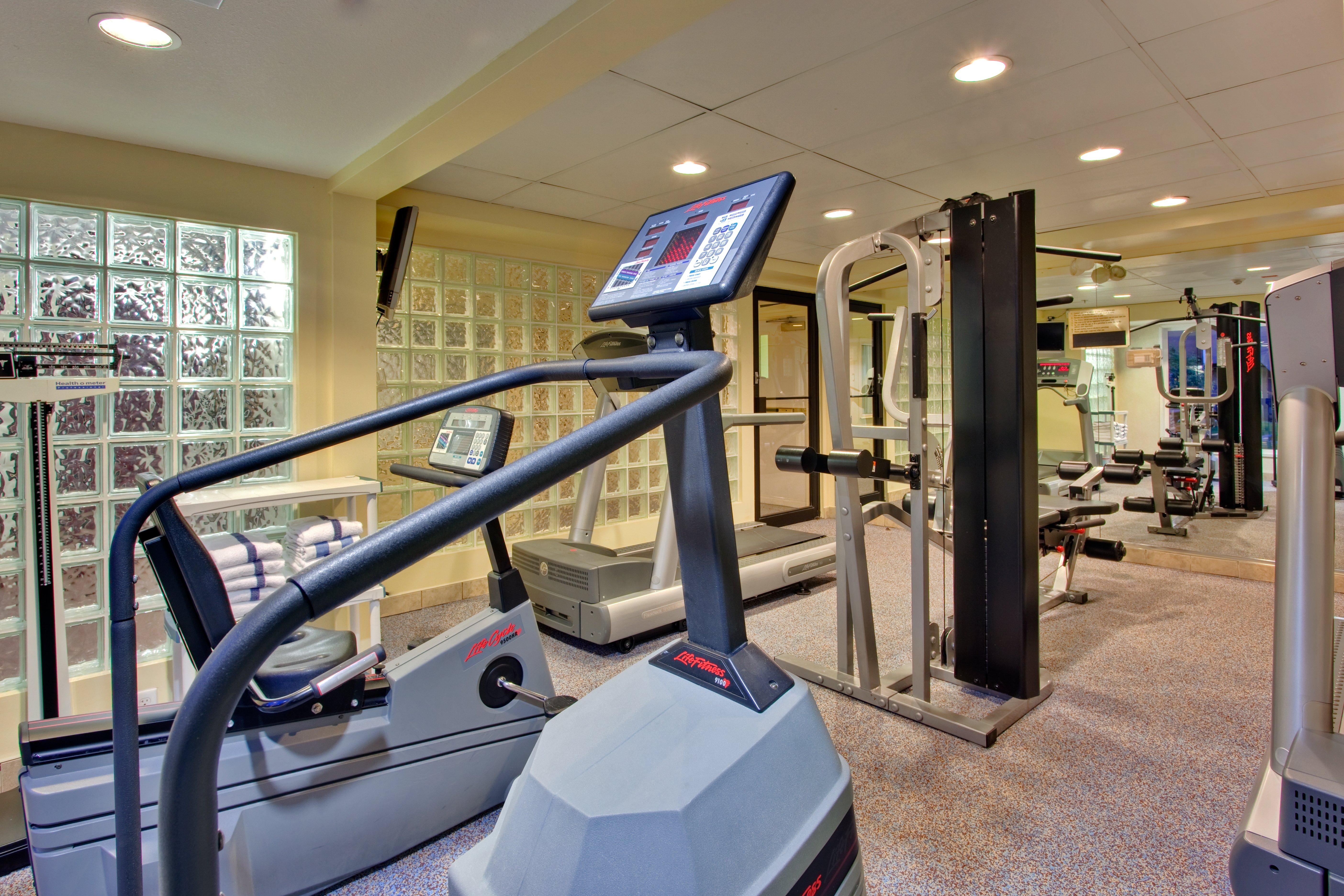 HOLIDAY INN EXPRESS RED DEER 42/68