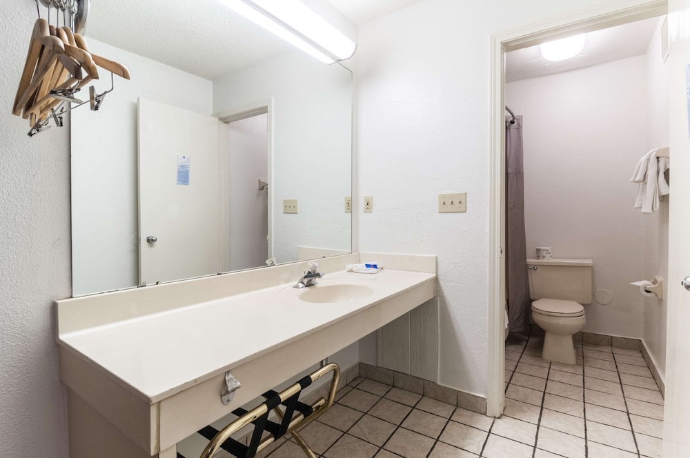 Motel6 Southgate, MI - Detroit 19/60