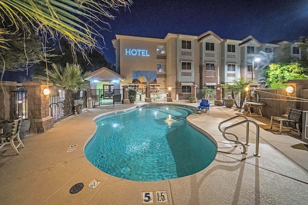 La Quinta Inn & Suites by Wyndham Tempe University / Phoenix 52/60