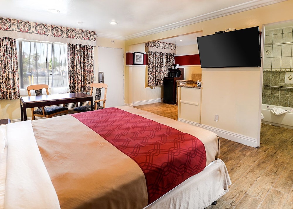 Aqua Venture Inn 7/24