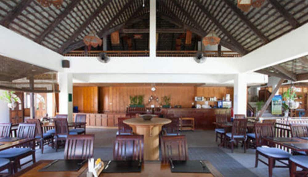 Coral Hotel Bangsaphan 49/62