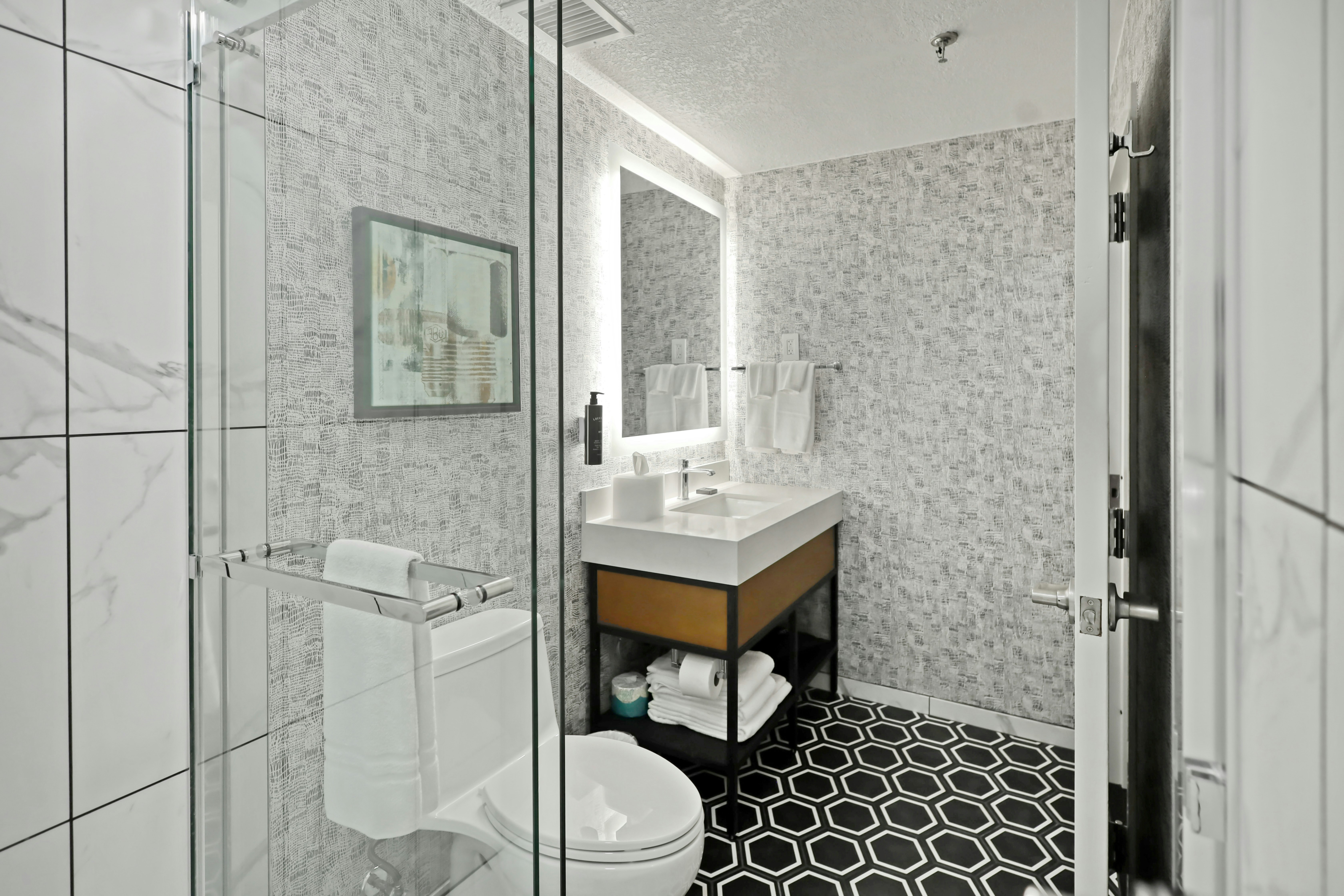 غرفة بسرير كوين، Hawthorn Suites By Wyndham Rome 2/2