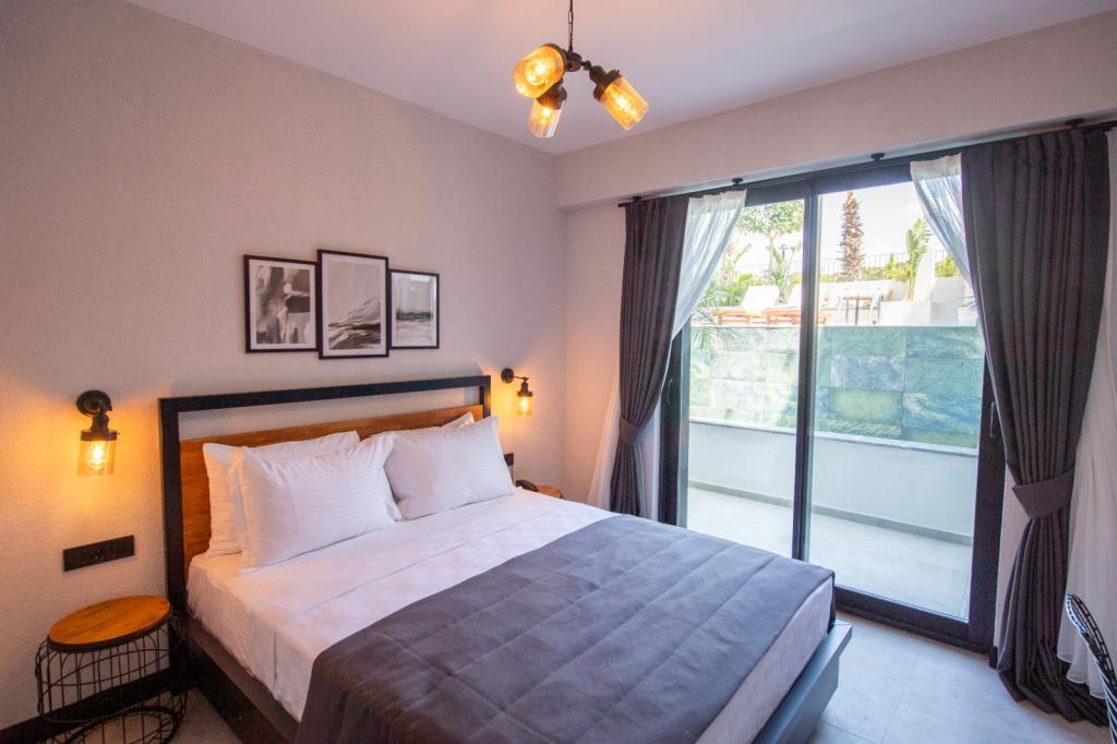 Deluxe, Garden View, No Balcony