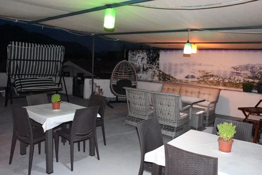 Caretta Caretta Hotel 34/41