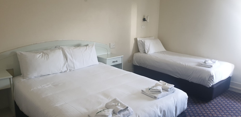 Grand Tasman Hotel 24/65