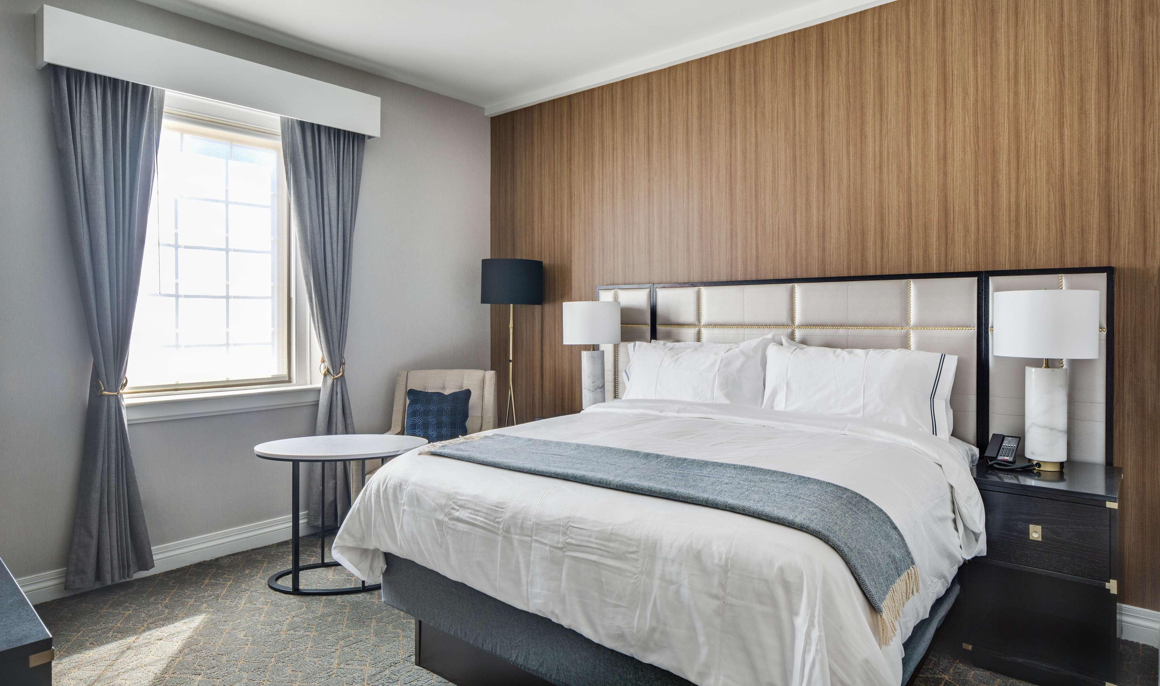 1 BEDROOM, SUITE, KING BED, ACCESSIBLE