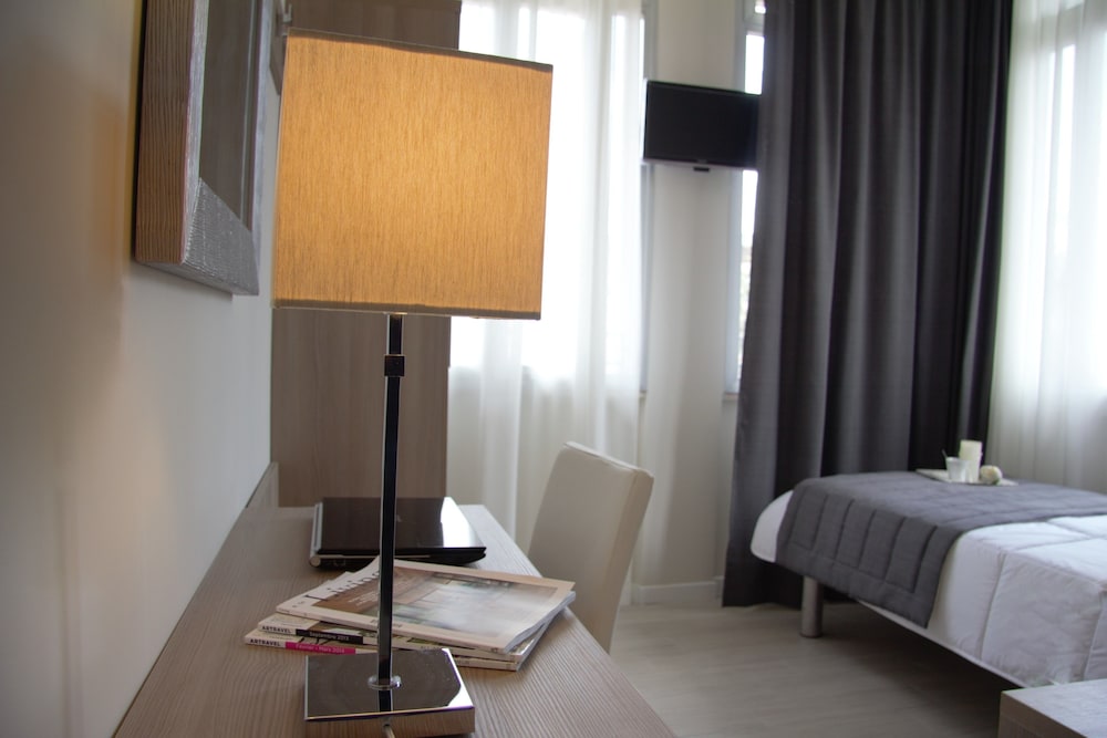 Hotel Zara Milano 10/28