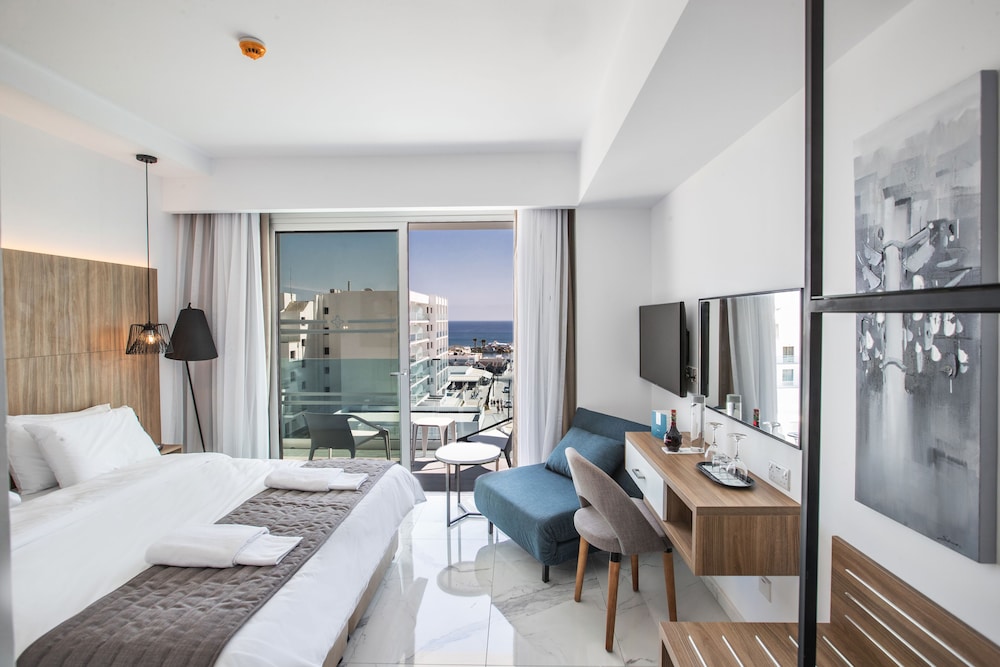 Blue Ivy Hotel And Suites 16/46