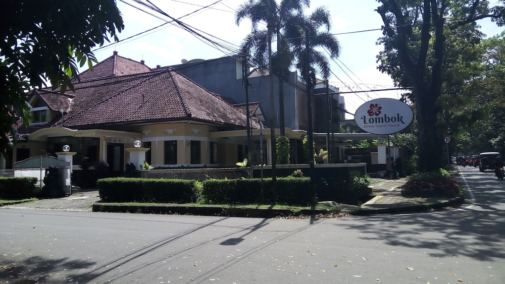 Hotel O Bandung near Stadion Siliwangi formerly The Ethnic Hotel Bandung 74/79