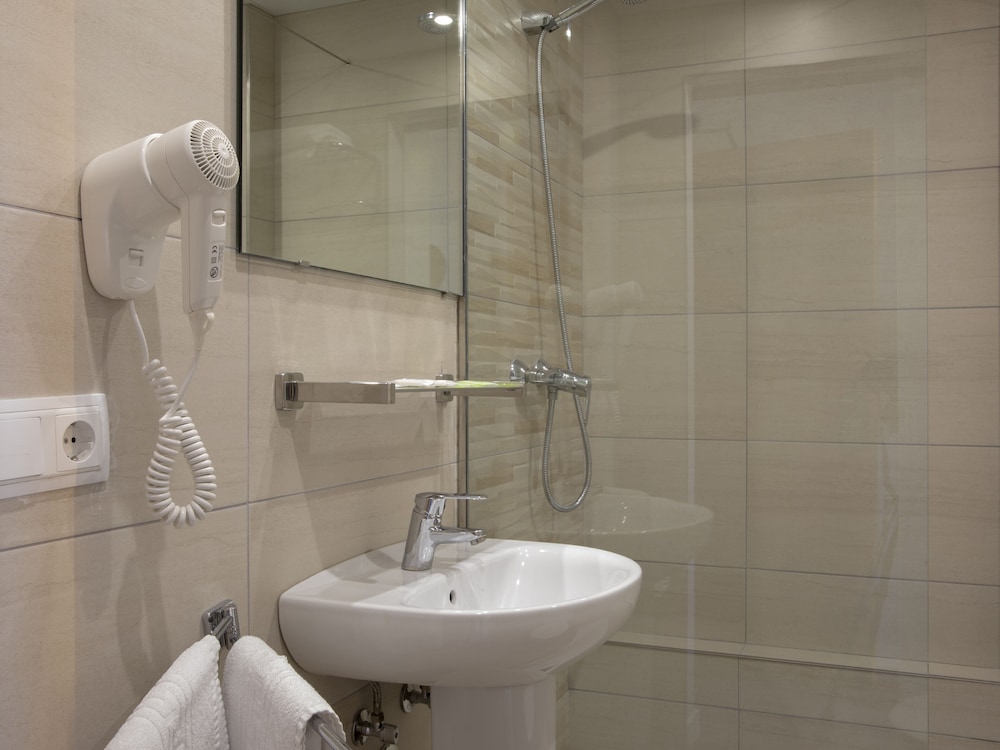 Ona Luna Park - Adults Friendly 25/67