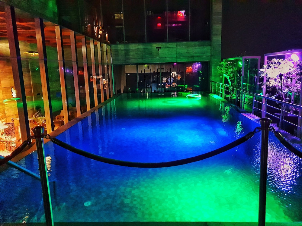 Radisson Lucknow City Center 61/64