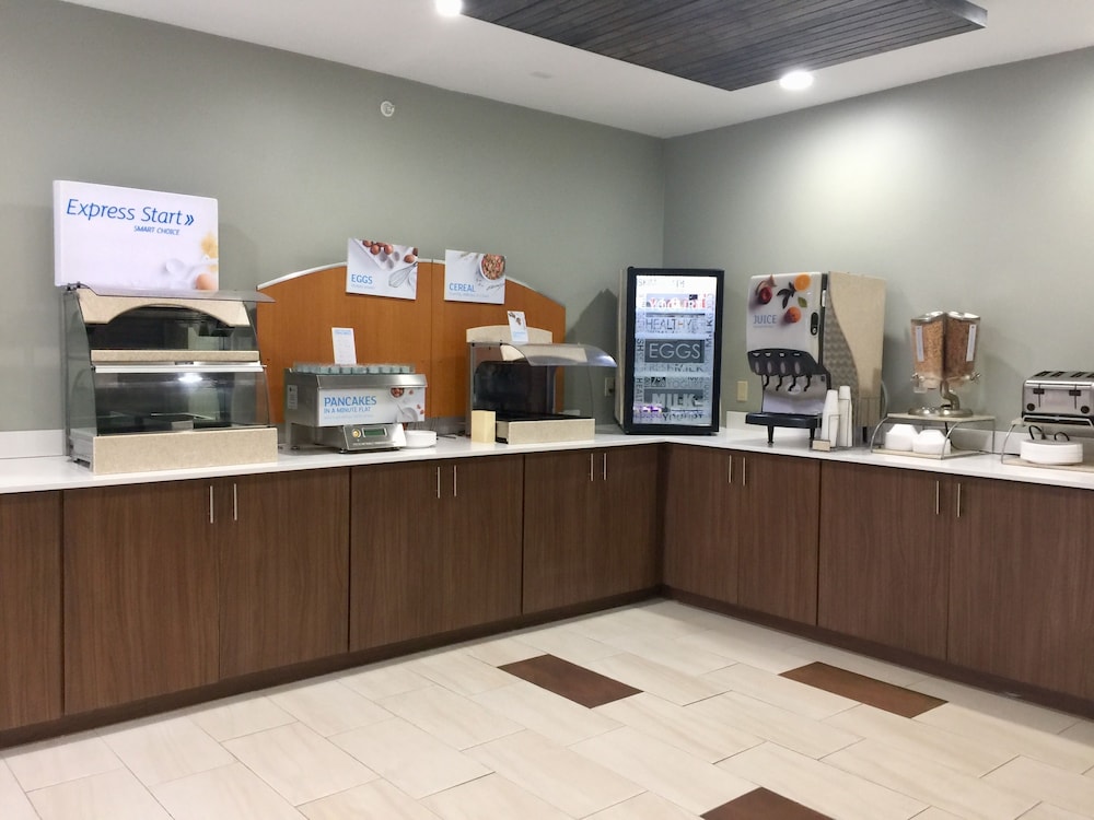 Holiday Inn Express Henderson N Evansville South 11/40