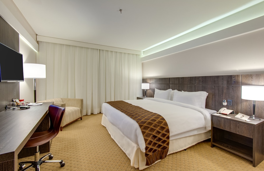 K Hotel 11/33