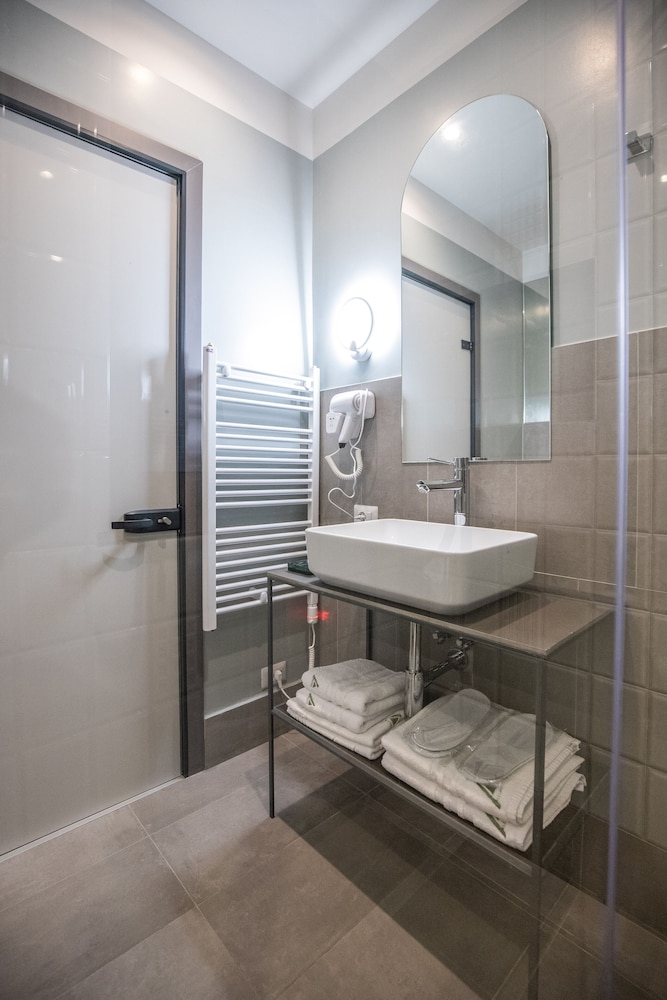 Allure Boutique Hotel 43/44