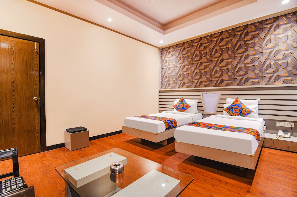 OYO Premium Hinoo Ranchi 17/53