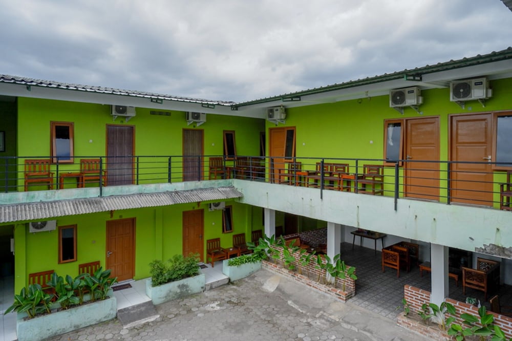 Reddoorz Jalan Parangtritis 2/56