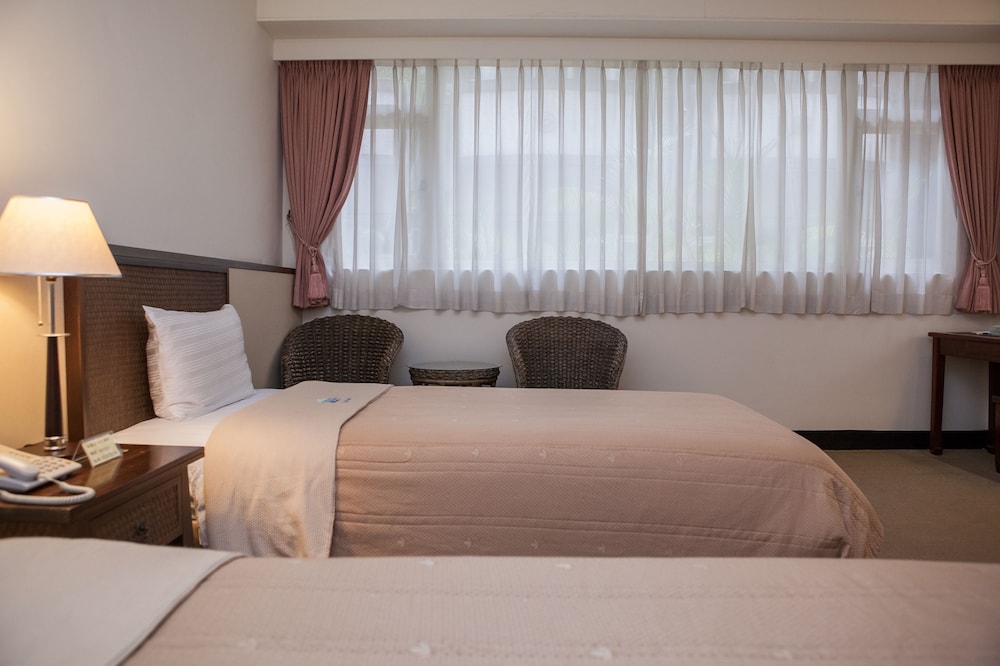 East Coast Hotel 33/71
