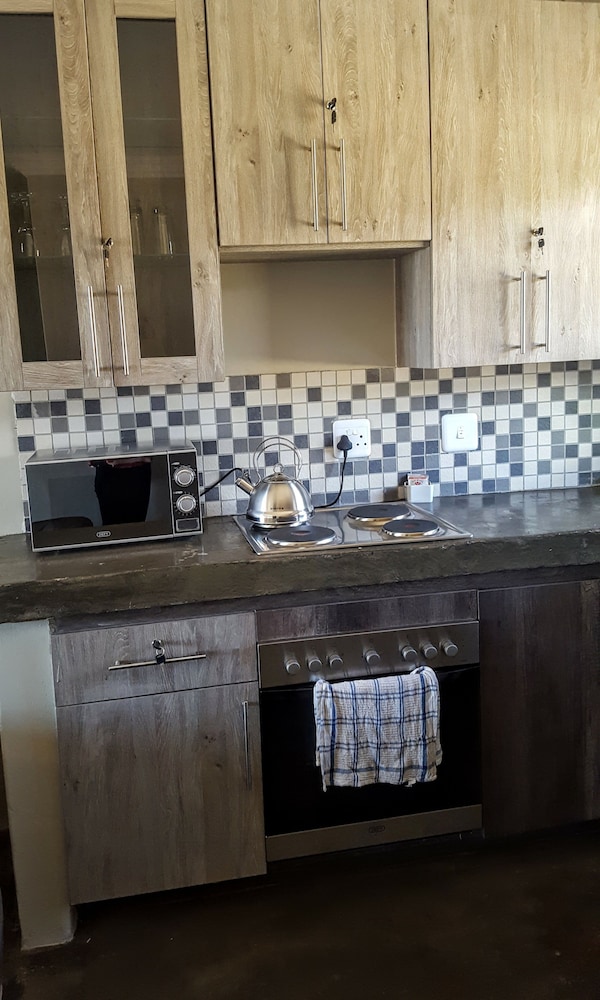 Sangiro Game Lodge 4/50