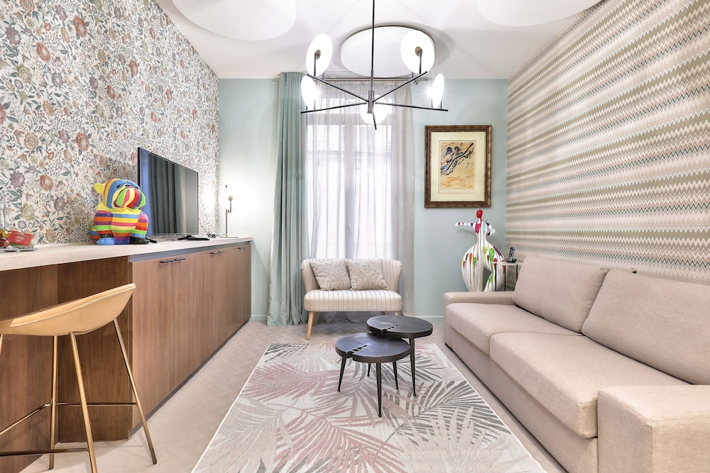 Hotel 33 Marbeuf 28/50