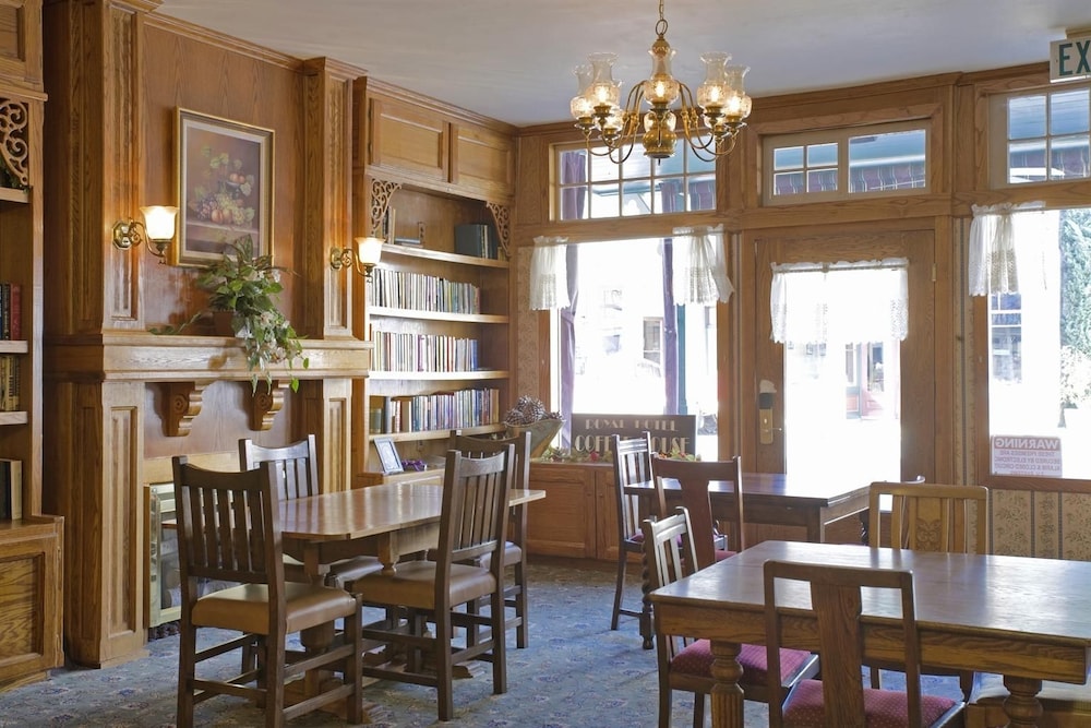 Americas Best Value Inn & Suites Royal Carriage 35/41