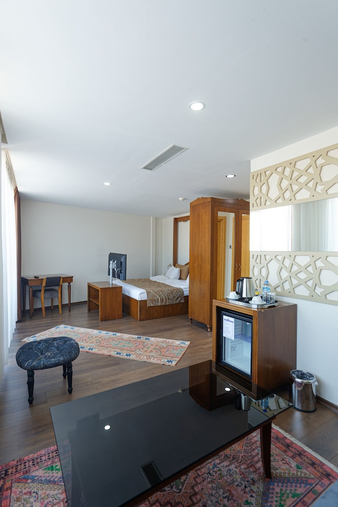 Peninsula Galata Boutique Hotel 75/81