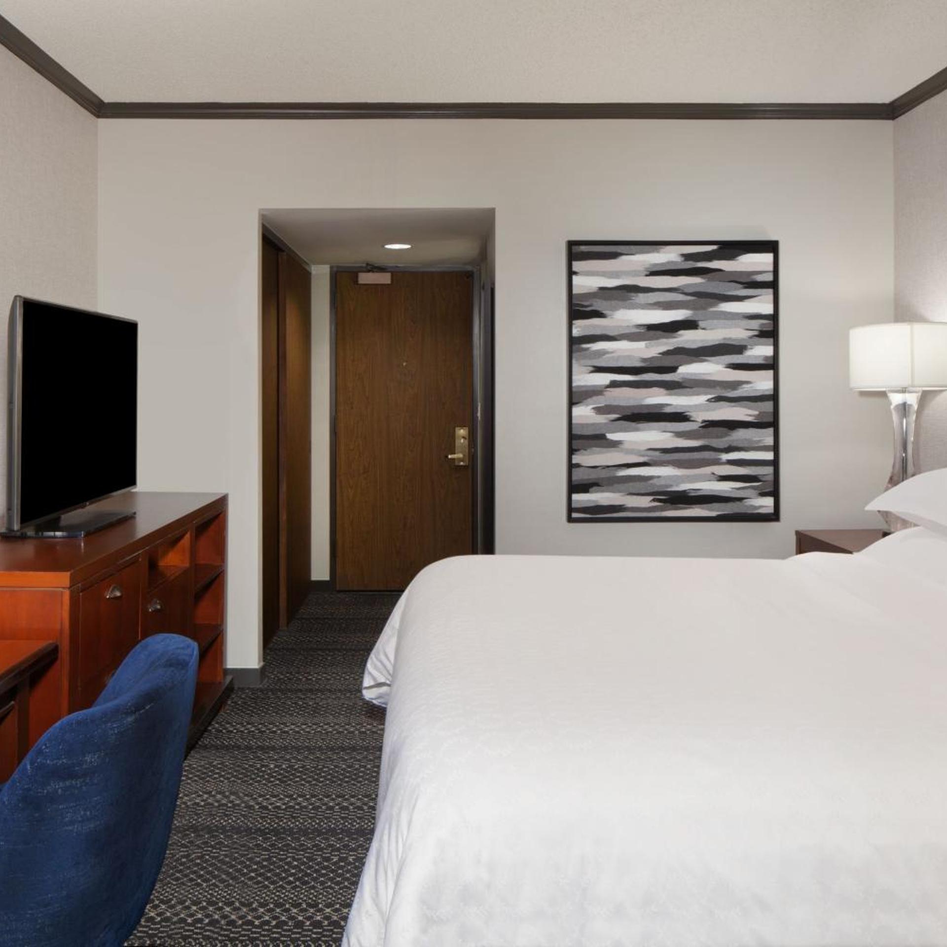 Guest Room, Deluxe, King Bed, Mountain or Bay View, High Floor, Sheraton Anchorage Hotel 4/7