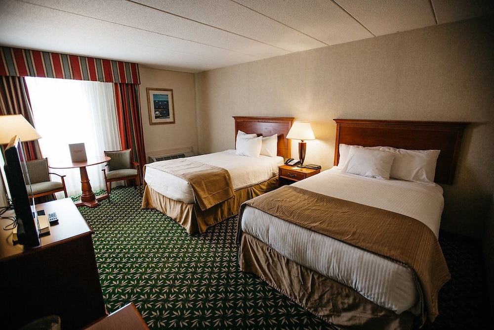 Mystic River Hotel & Suites 8/50