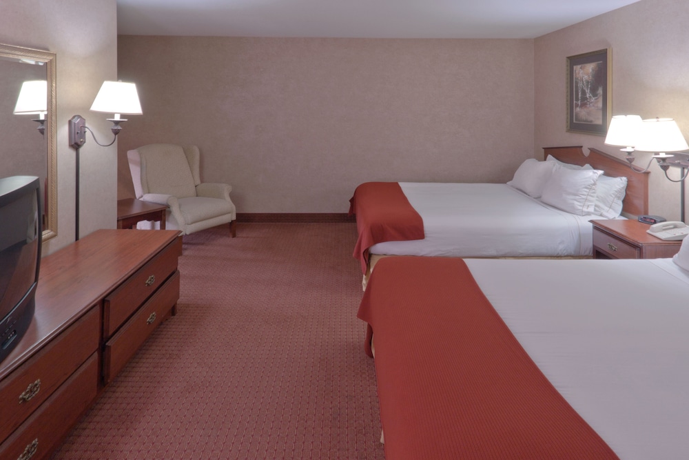 Holiday Inn Express And Suites Deadwood Gold Dust Casino 24/78