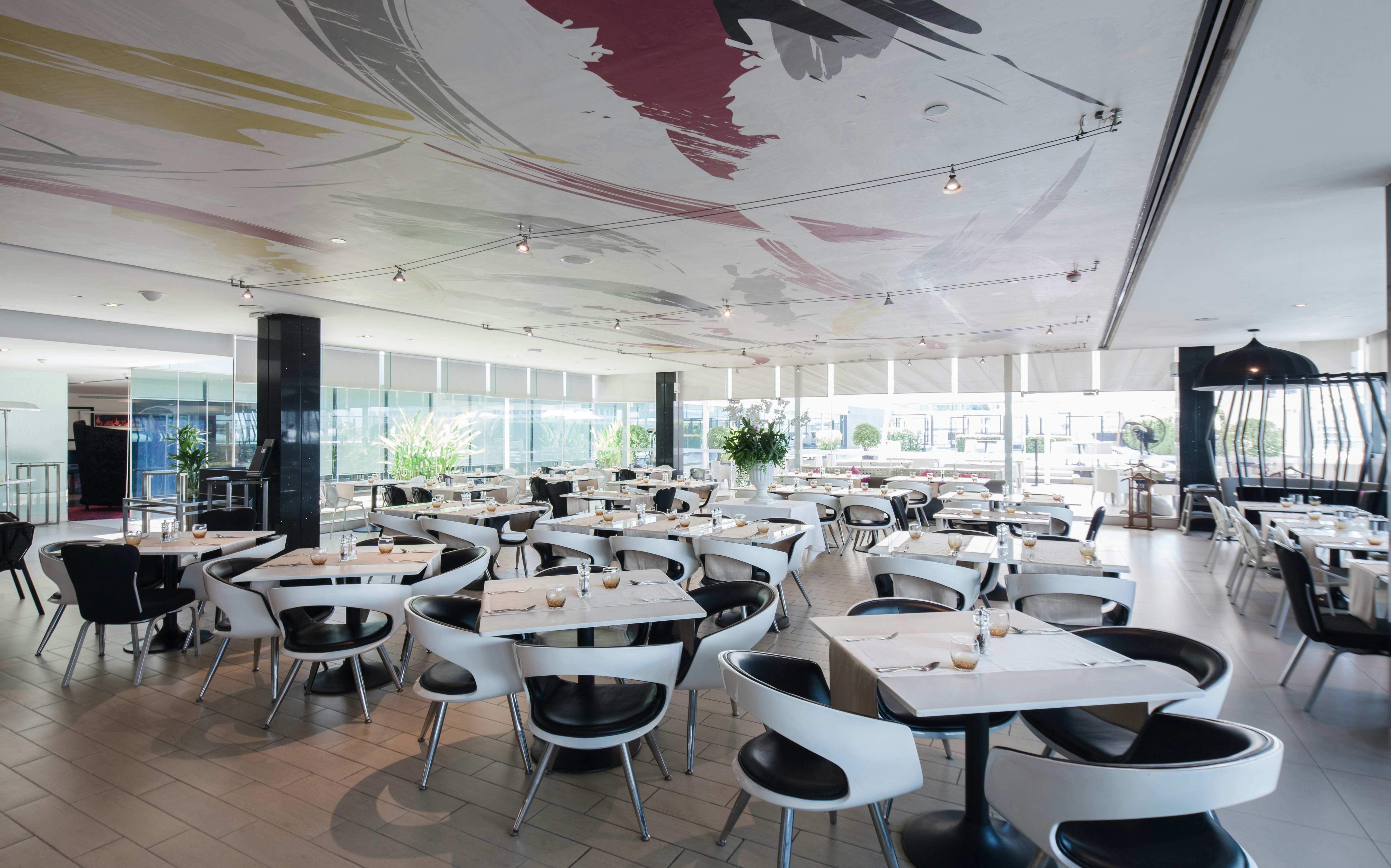 Centara Watergate Pavilion Hotel Bangkok 65/87