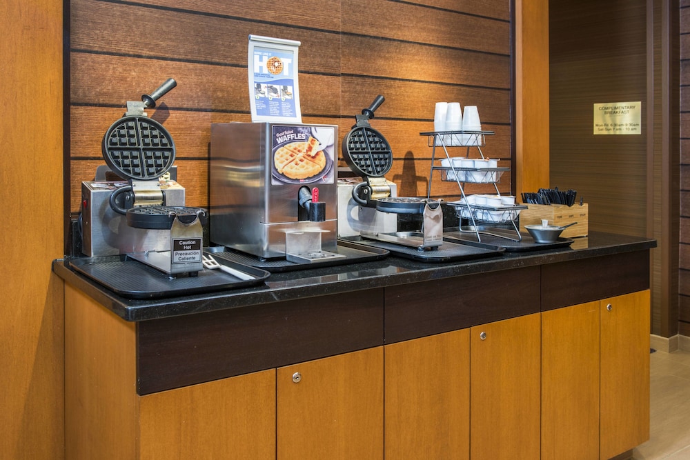 Fairfield Inn And Suites Frederick 11/50