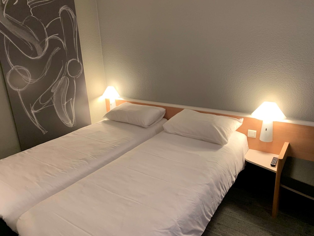 Ibis Auray 8/65