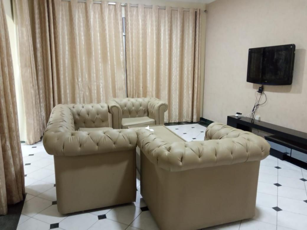 Corniche Palace Hotel 31/45