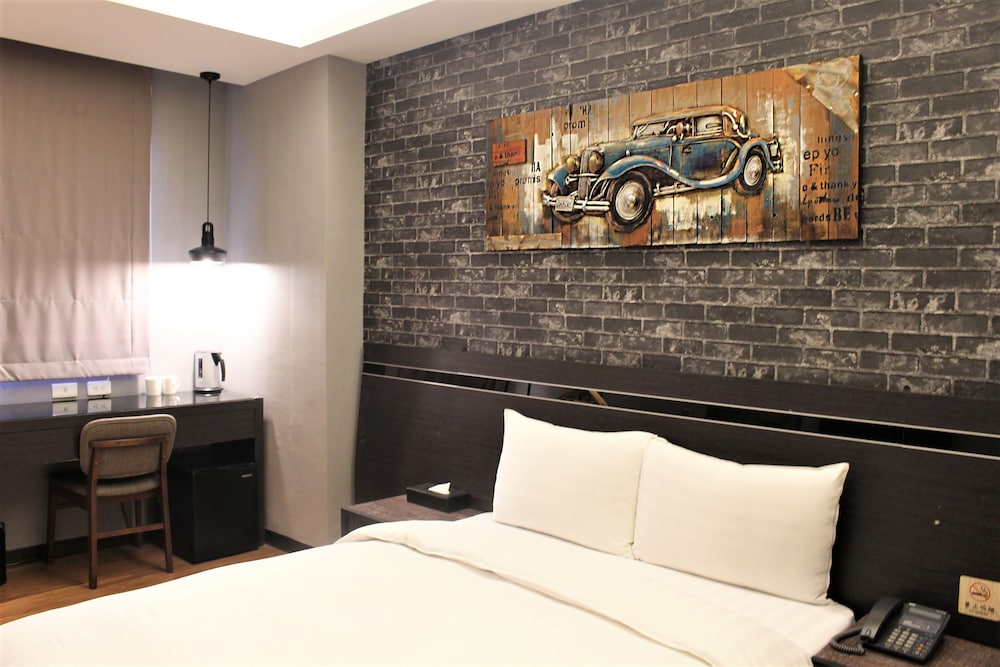 SUPERIOR, KING BED