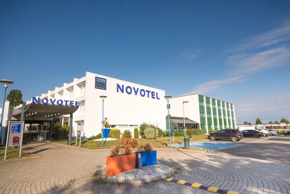 NOVOTEL CHARTRES 65/70