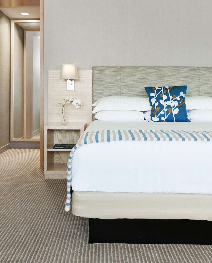 STUDIO, SUITE, HARBOUR VIEW