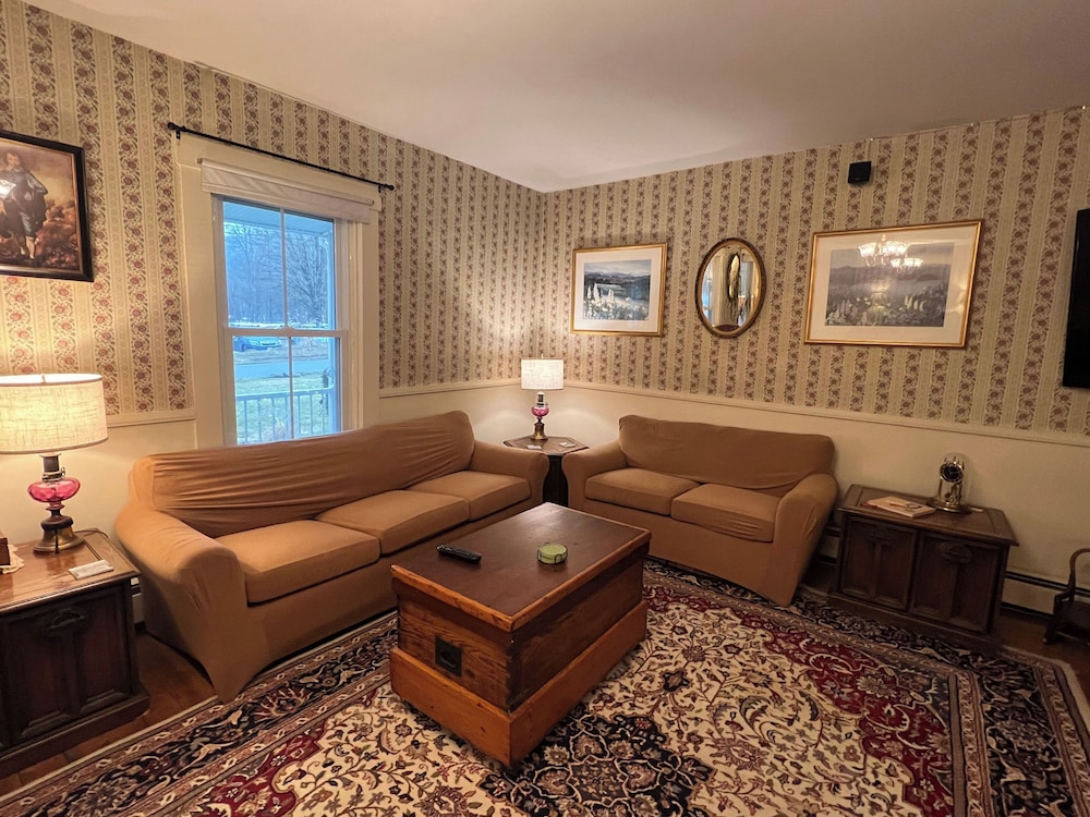 Echo Lake Inn 54/71
