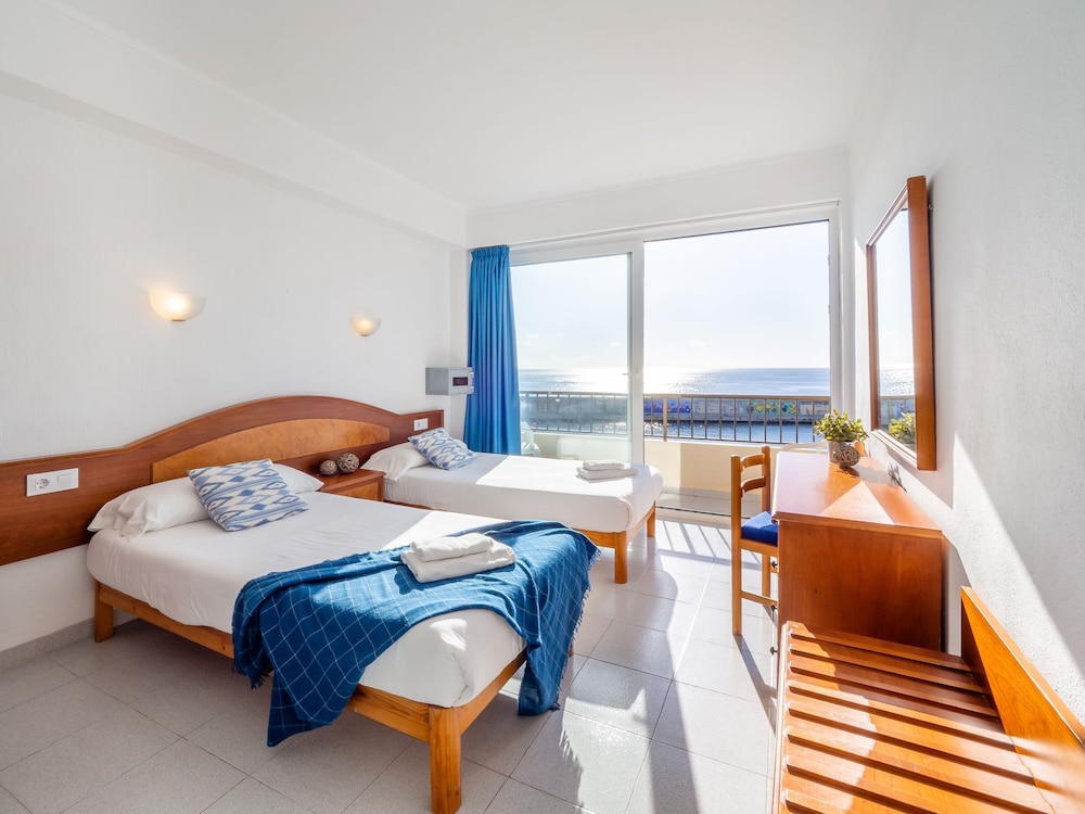 Hostal Port Corona 12/43