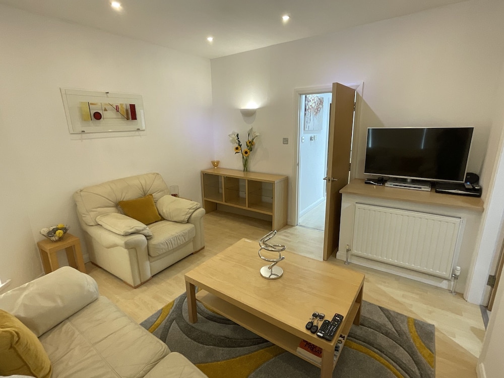 Earle House Serviced Apartments 32/50