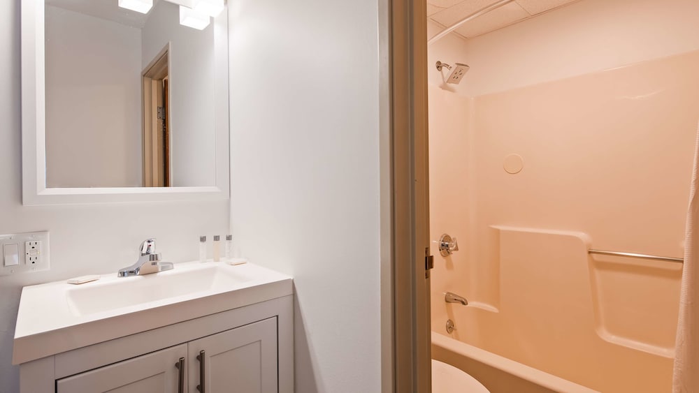 The SureStay Hotel by Best Western Presque Isle 9/42