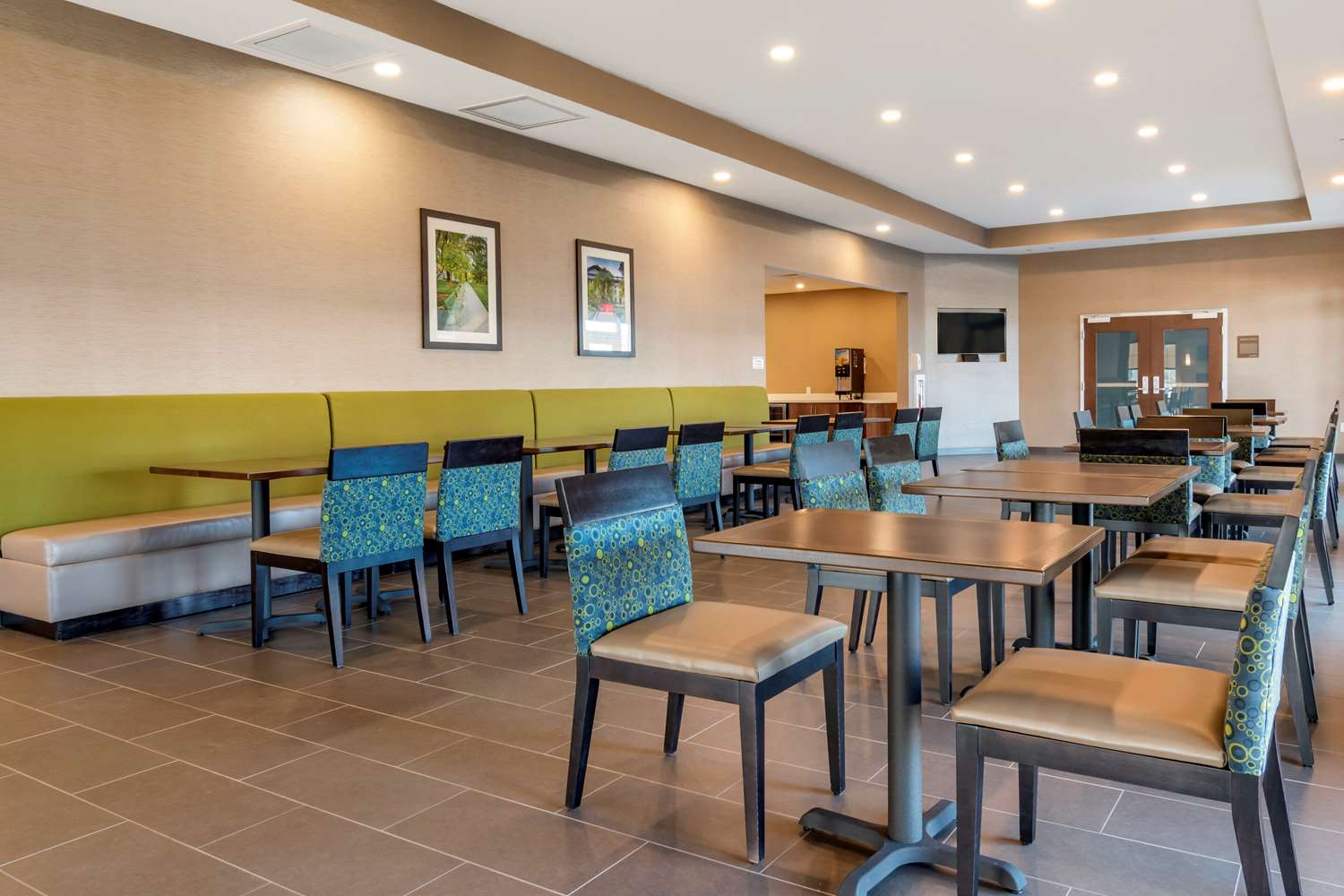 Comfort Suites Camp Hill Harrisburg West 25/29