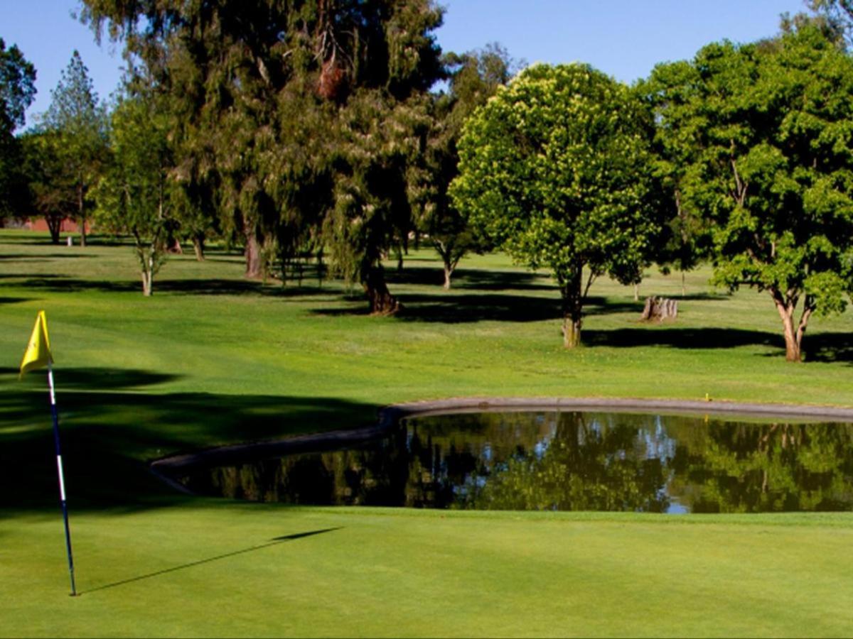 Tamarisk Guest Lodge 16/22