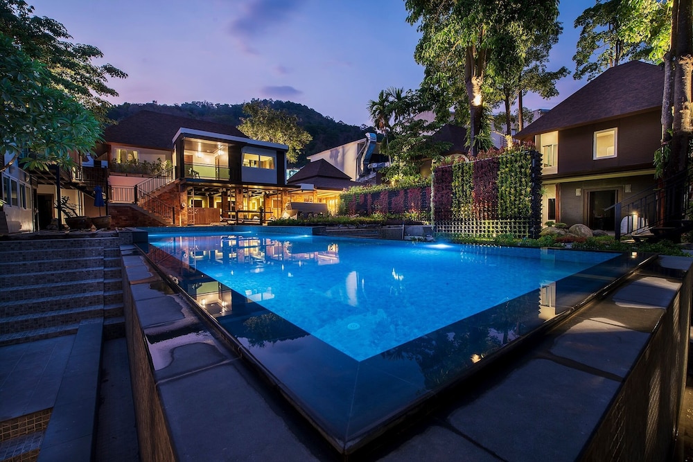 The Cliff Elegance Resort 32/35