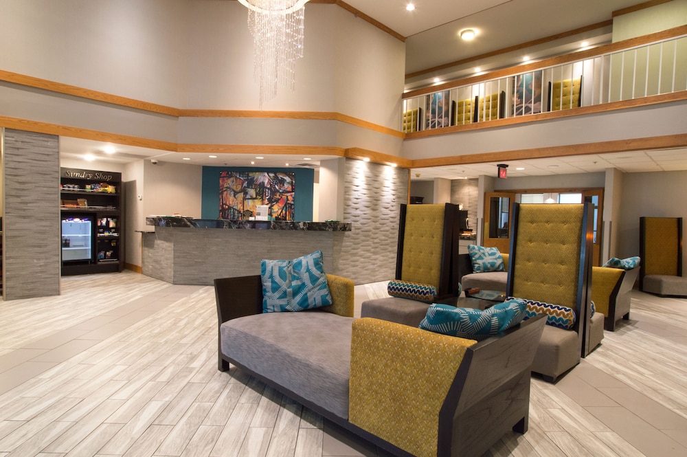 Greenstay Hotel and Suites 6/69