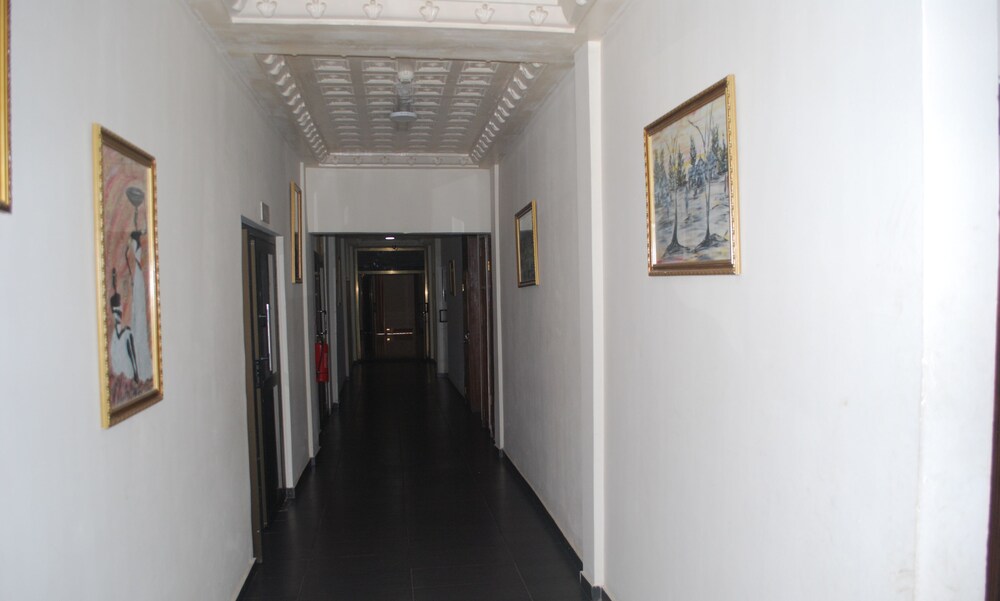 Ampomaah Hotel 16/45