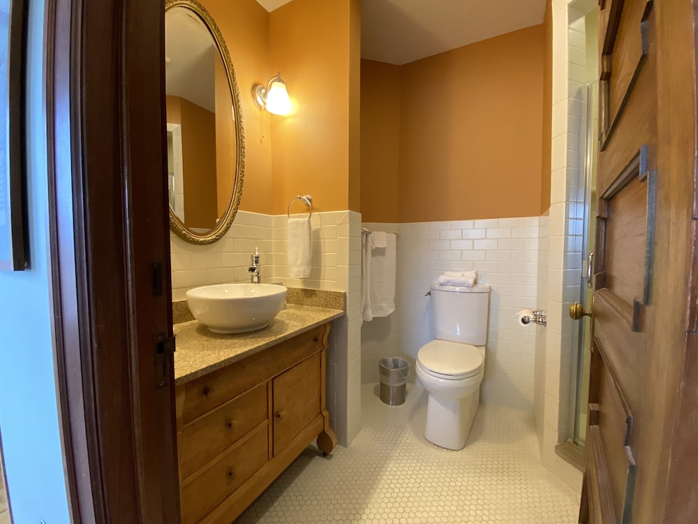 Showers Inn 66/71