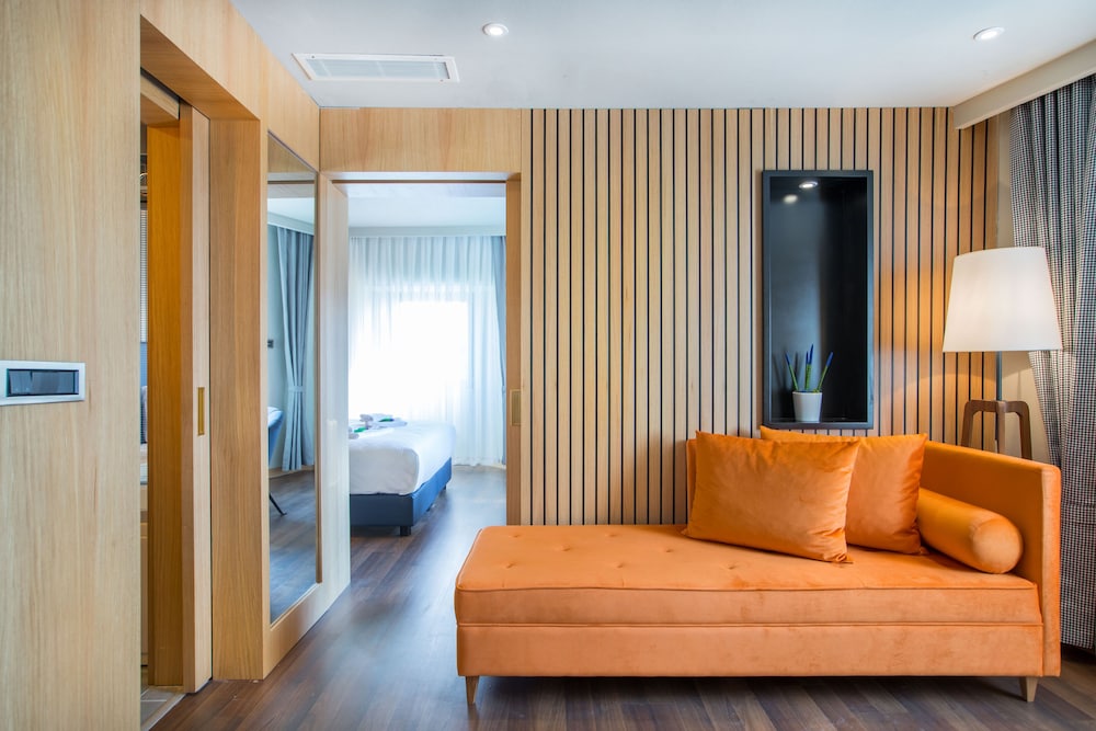 Signature Hotels & Spa 30/50