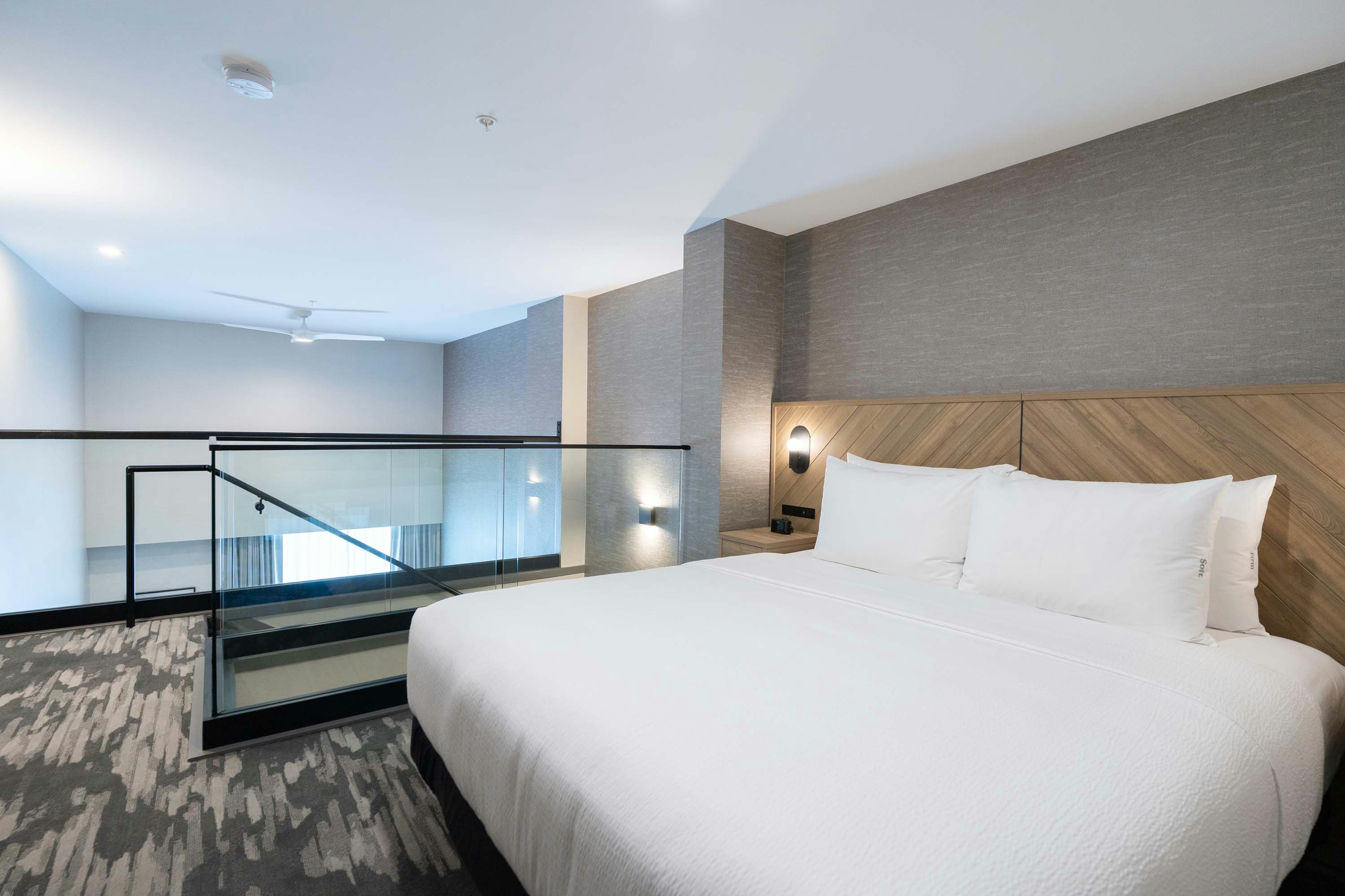 Loft, Suite, King Bed, Sofa, Kitchenette